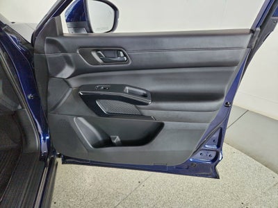 2023 Nissan Pathfinder SV