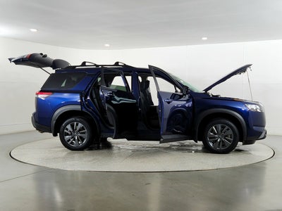 2023 Nissan Pathfinder SV