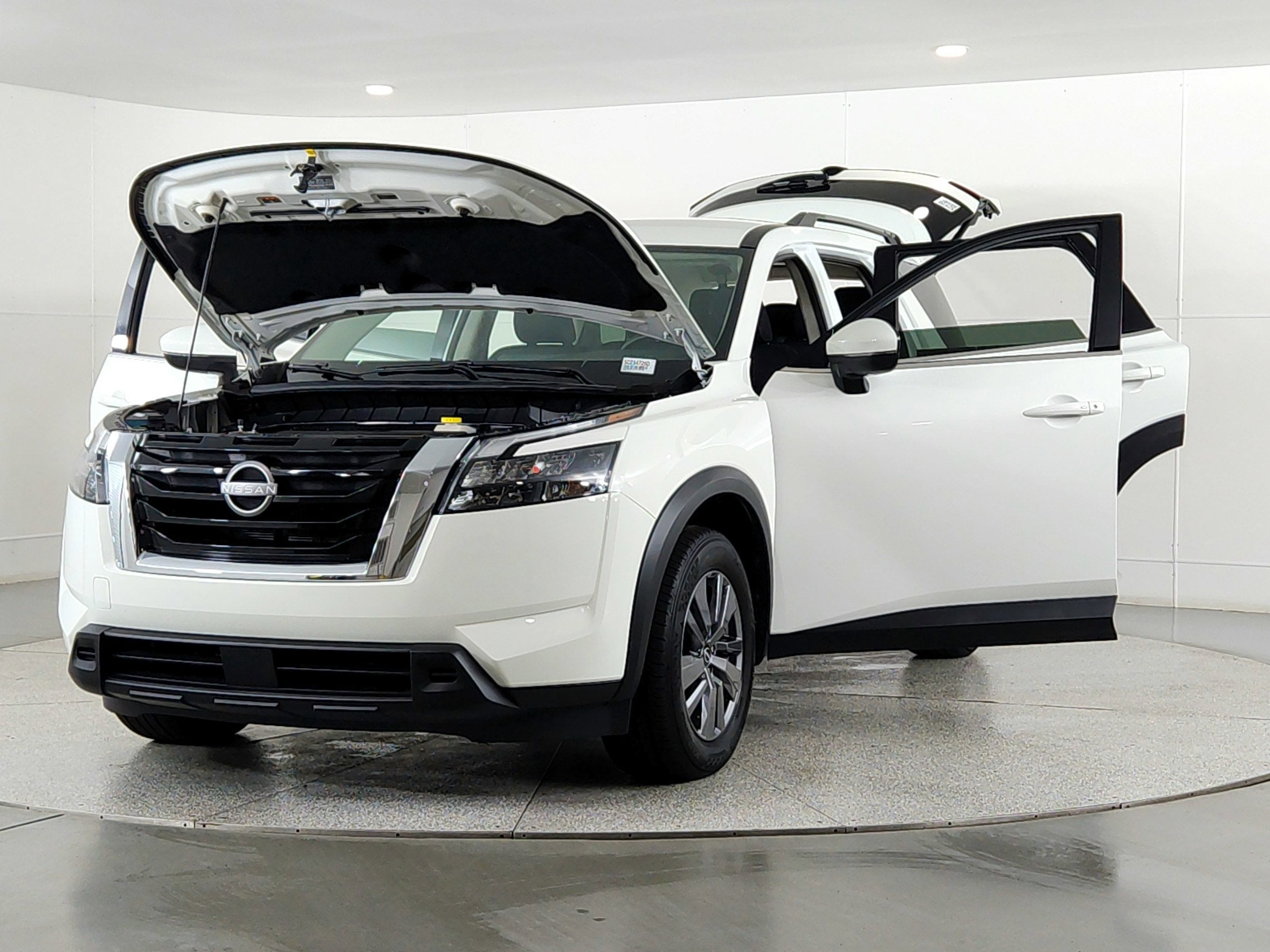 2025 Nissan Pathfinder SV