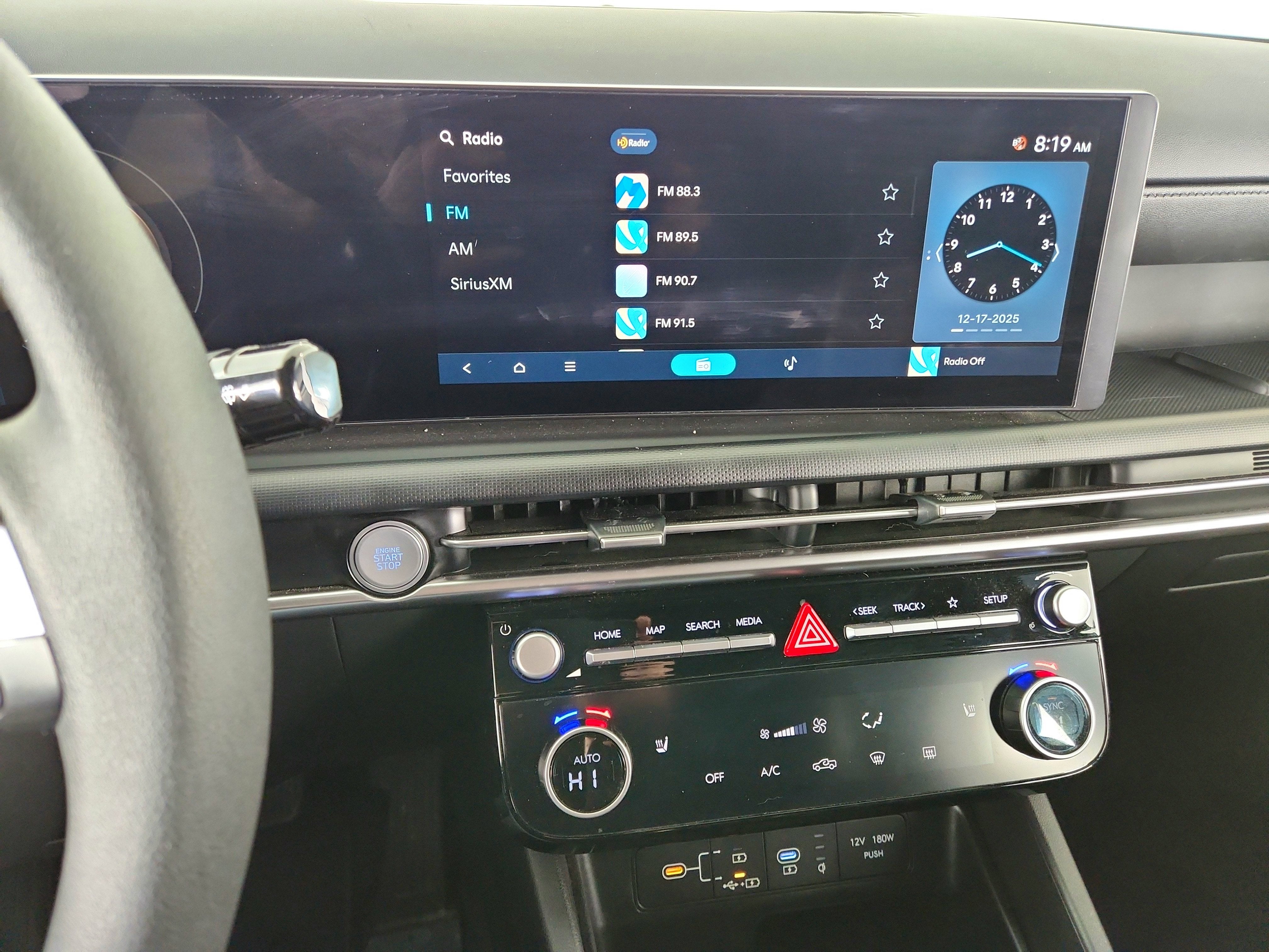 2025 Hyundai Santa Cruz SEL Activity