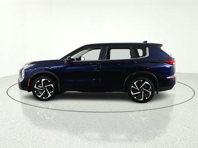 2023 Mitsubishi Outlander Base