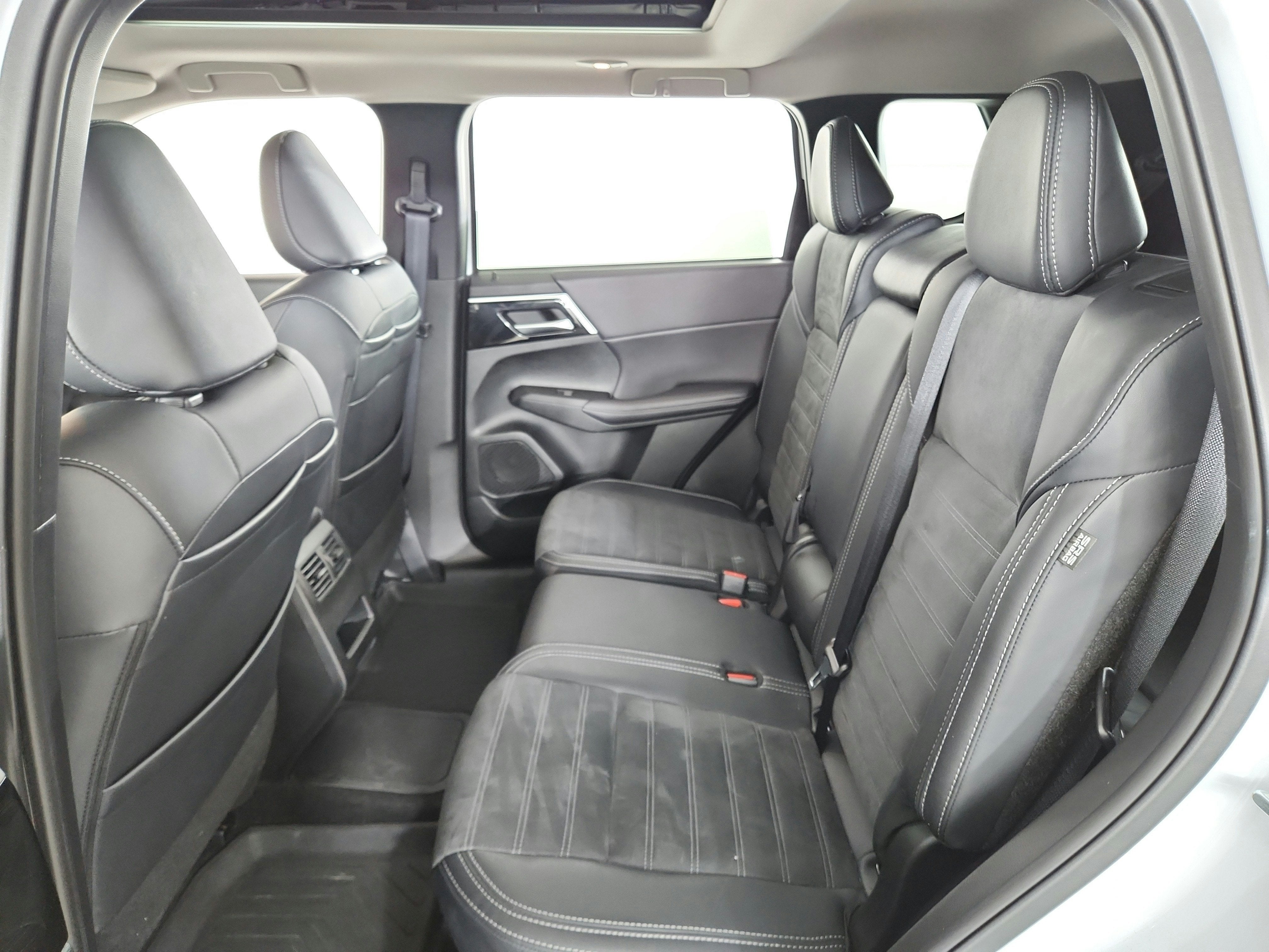 2024 Mitsubishi Outlander PHEV SE S-AWC