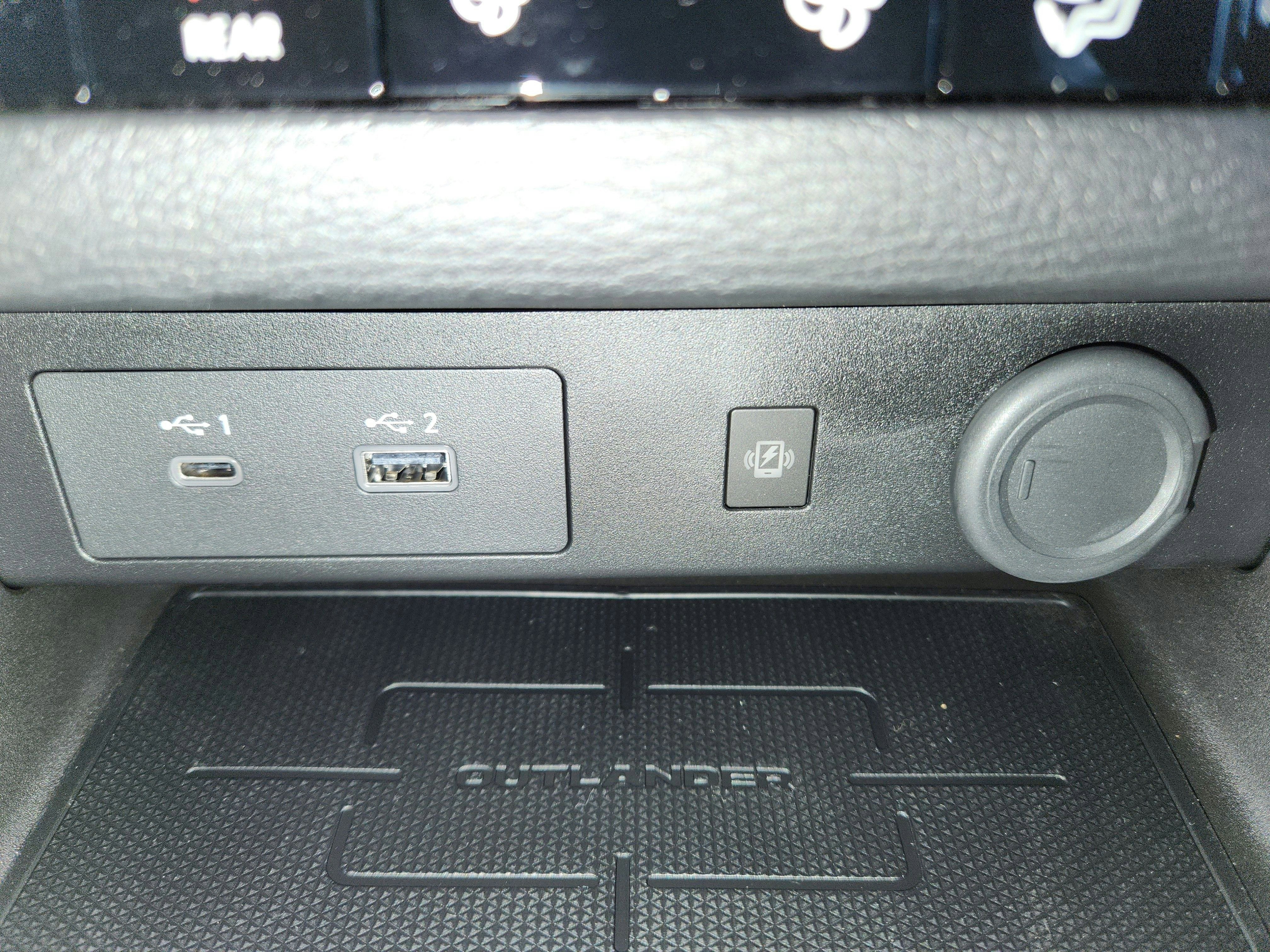 2025 Mitsubishi Outlander PHEV Base