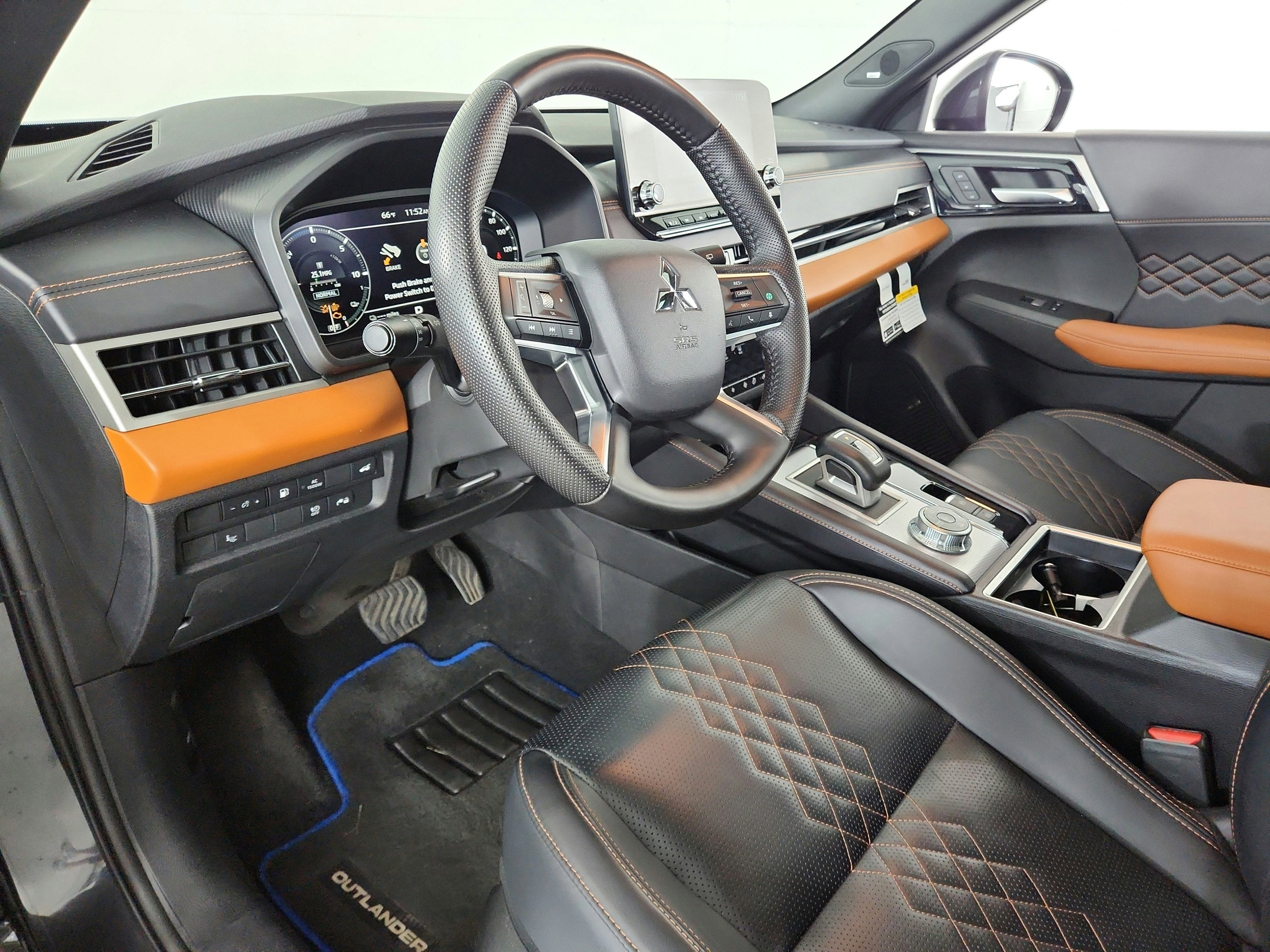 2025 Mitsubishi Outlander PHEV Base