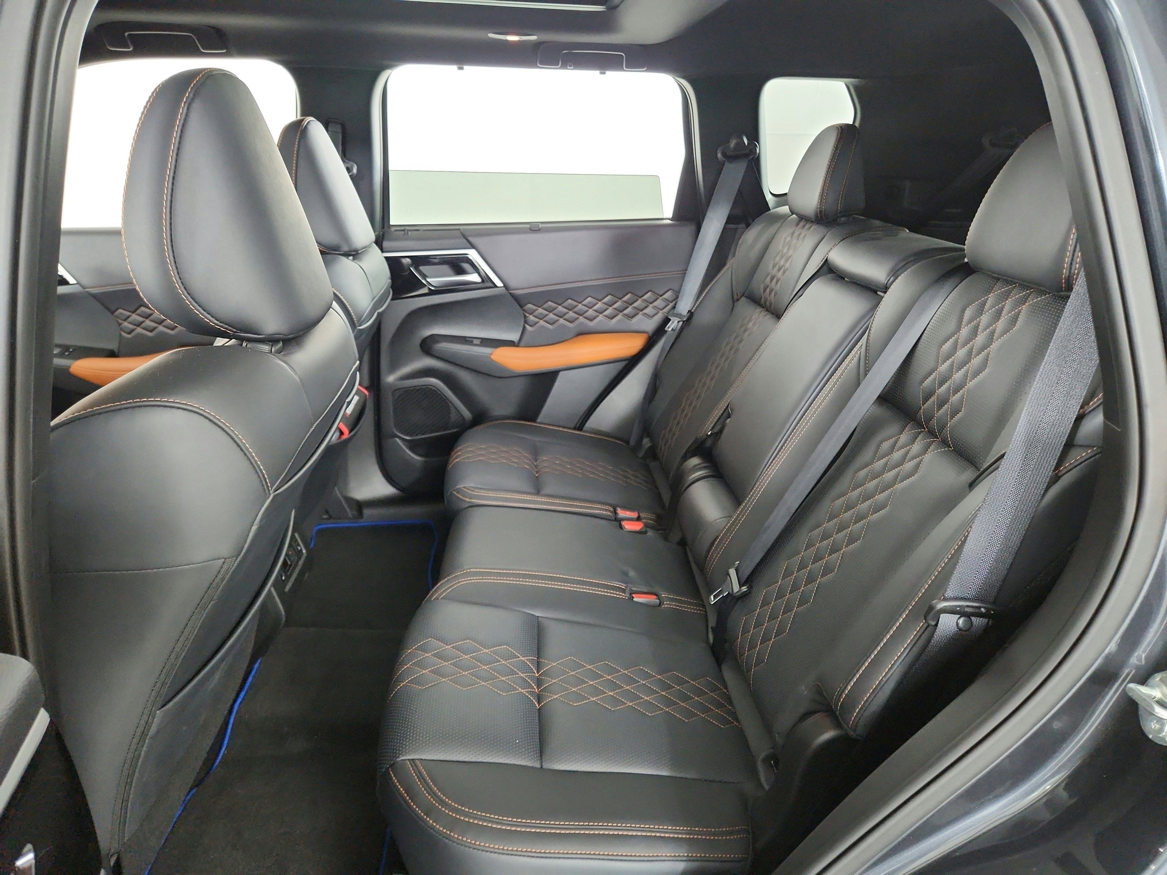 2025 Mitsubishi Outlander PHEV Base