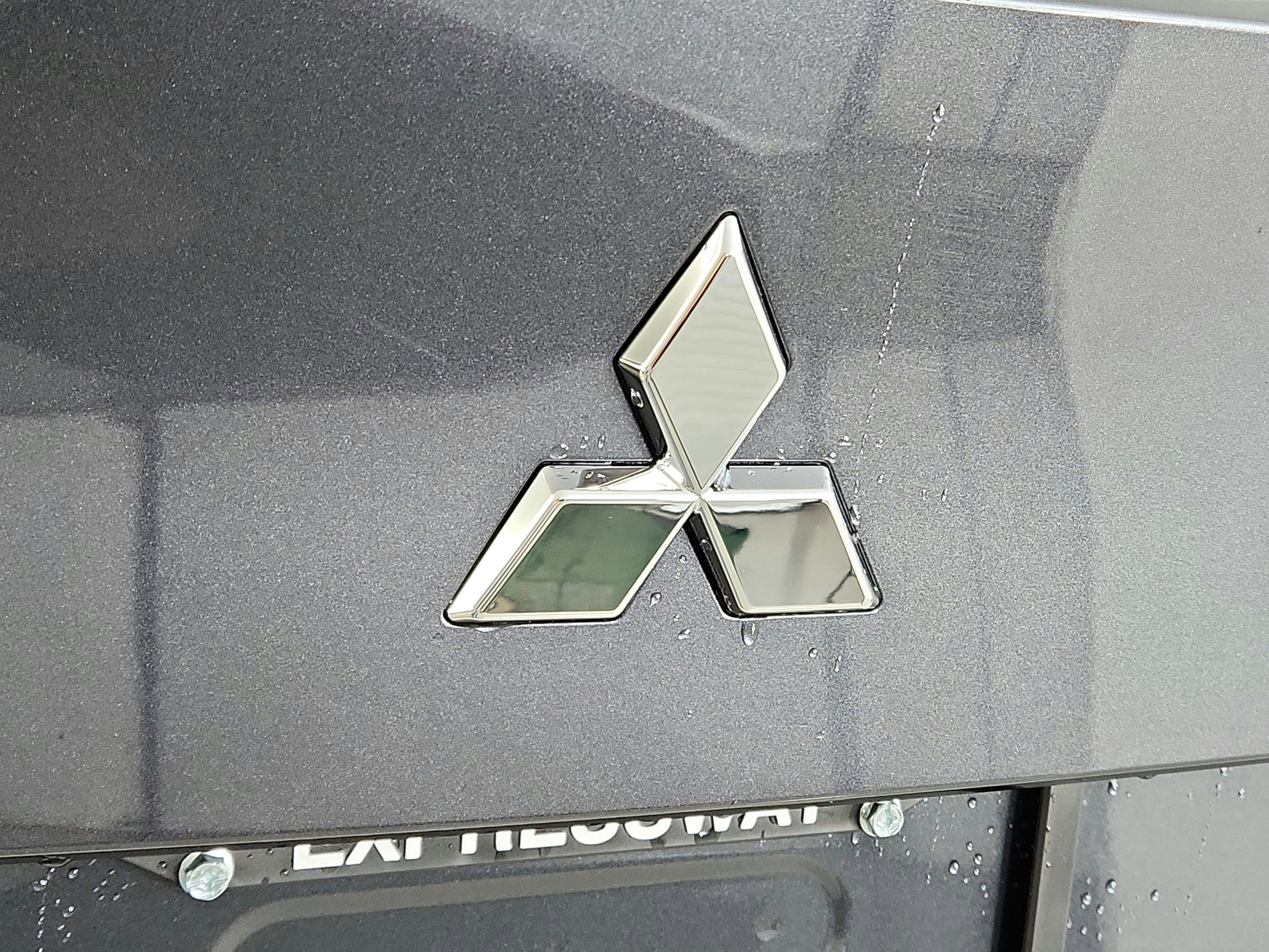2025 Mitsubishi Outlander PHEV Base