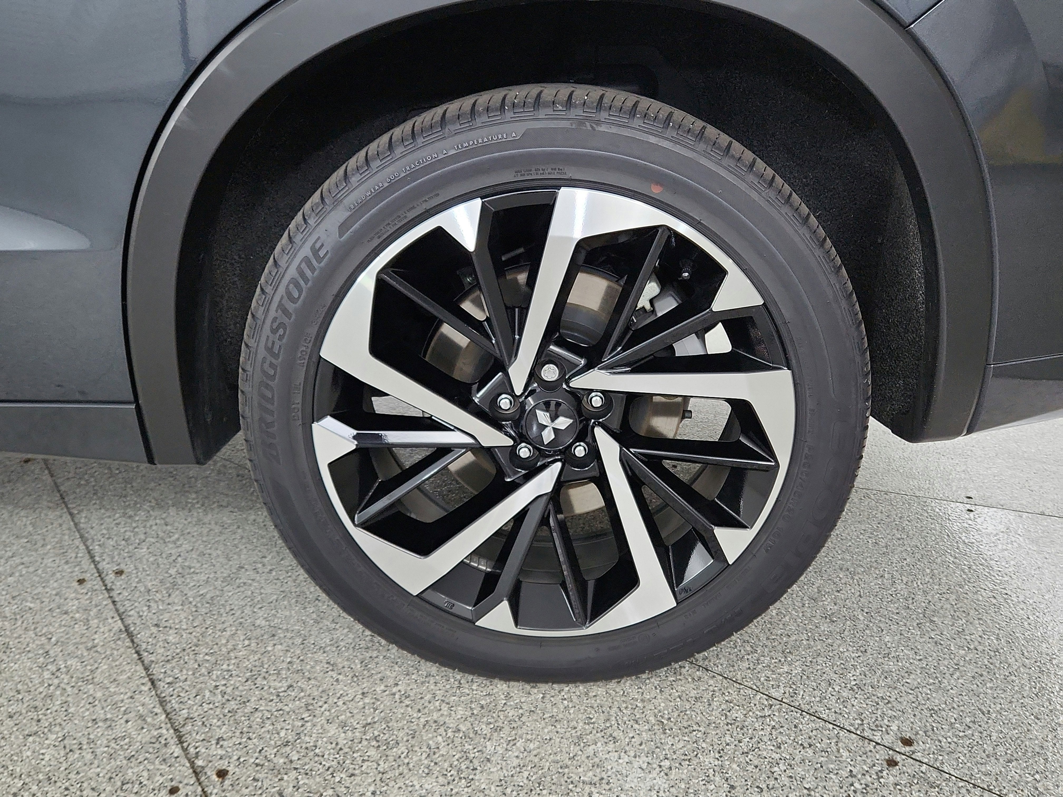 2025 Mitsubishi Outlander PHEV Base