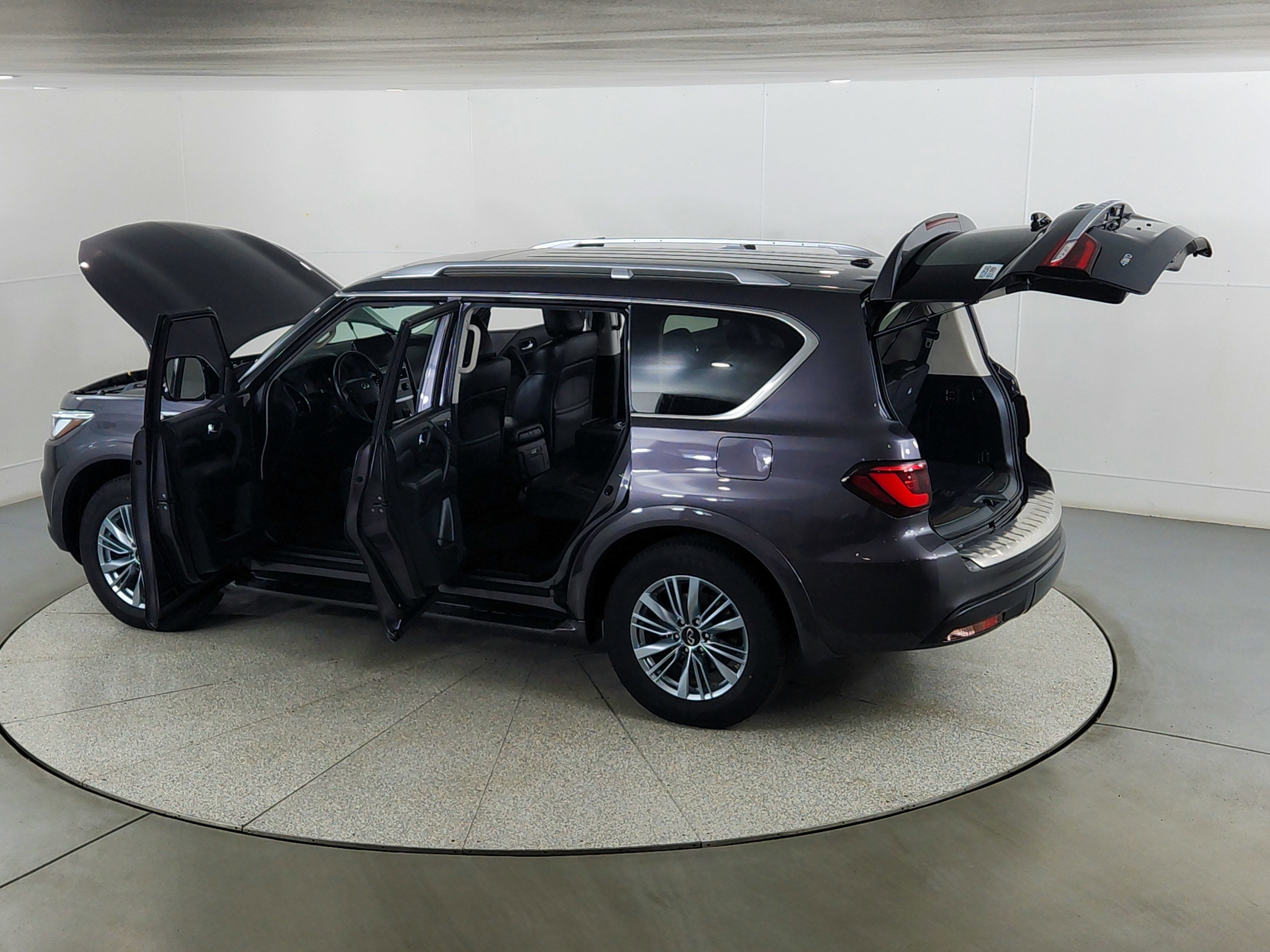 2024 INFINITI QX80 LUXE