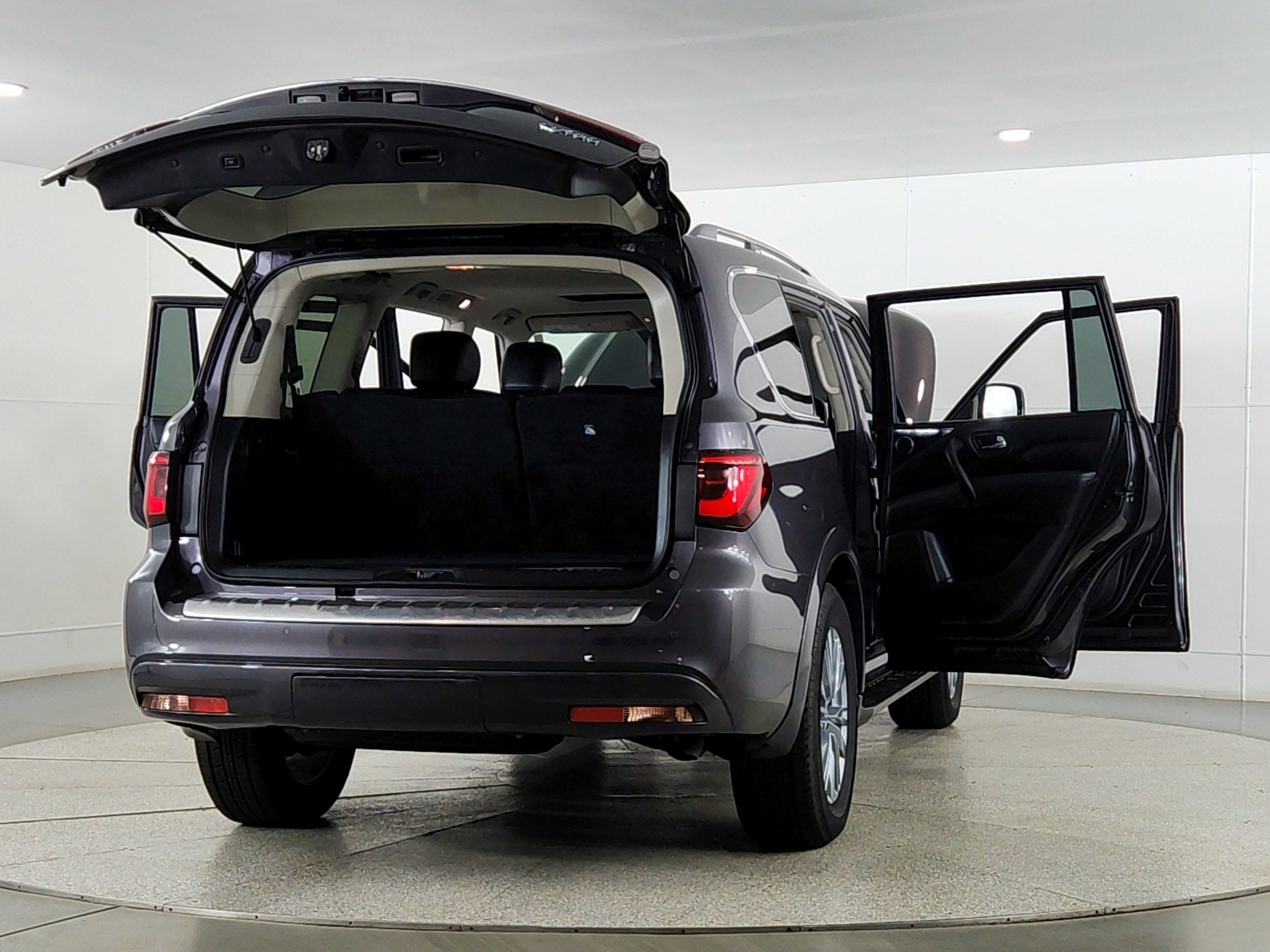 2024 INFINITI QX80 LUXE