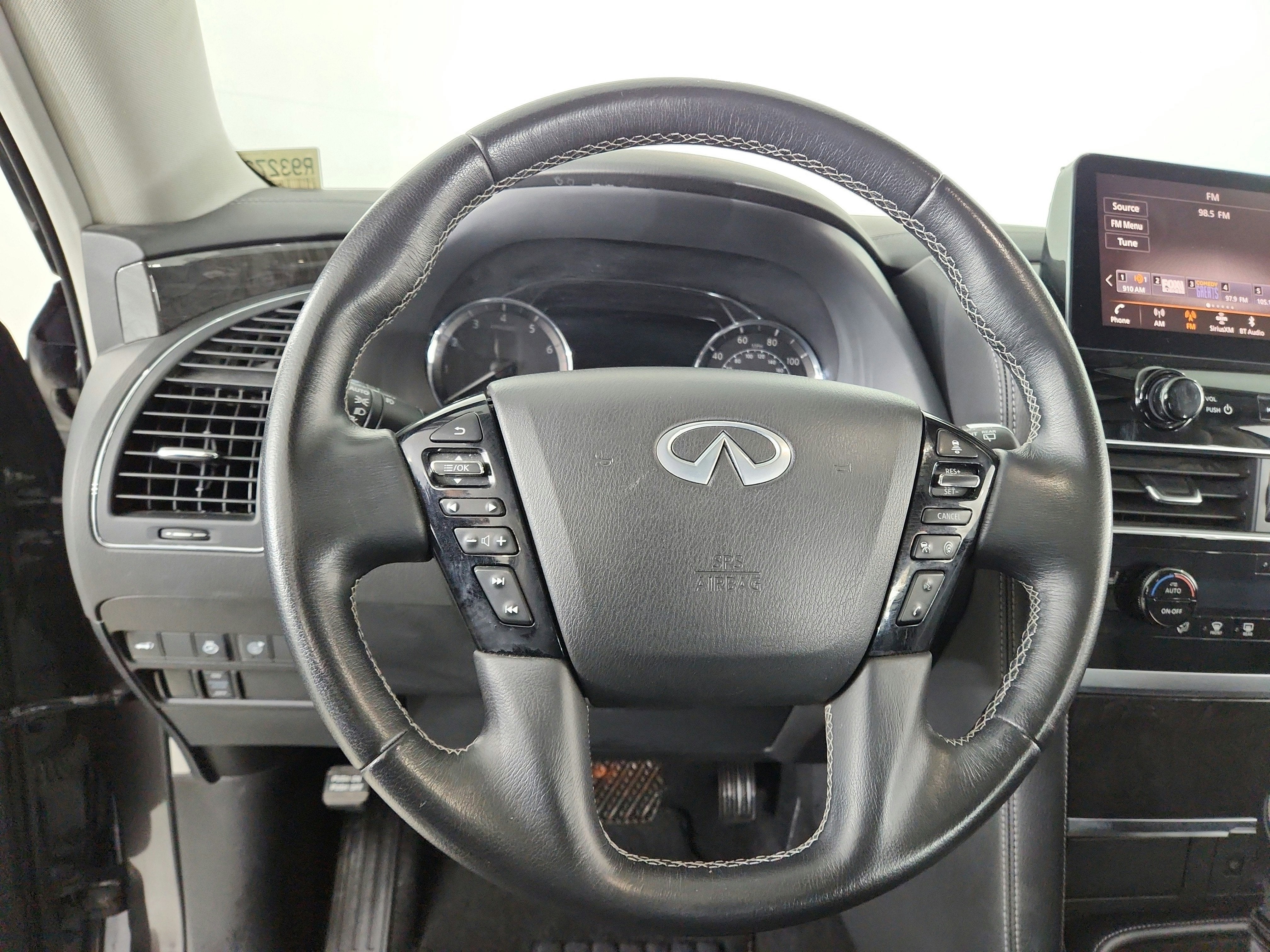 2024 INFINITI QX80 LUXE